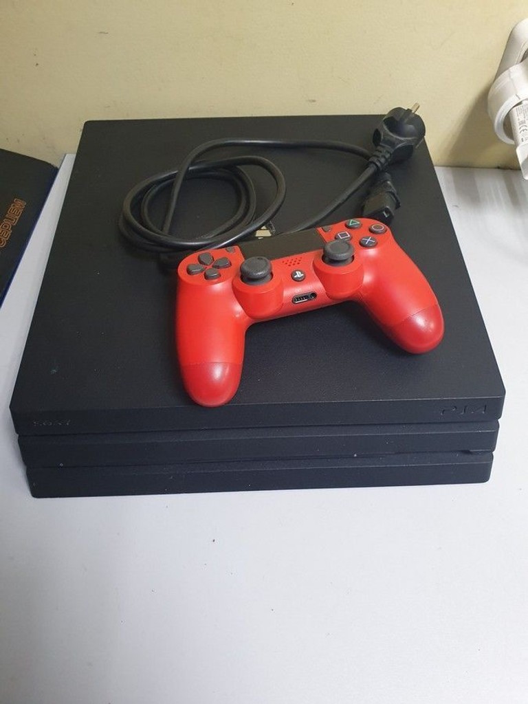 Купити Sony playstation 4 pro 1tb Б/У