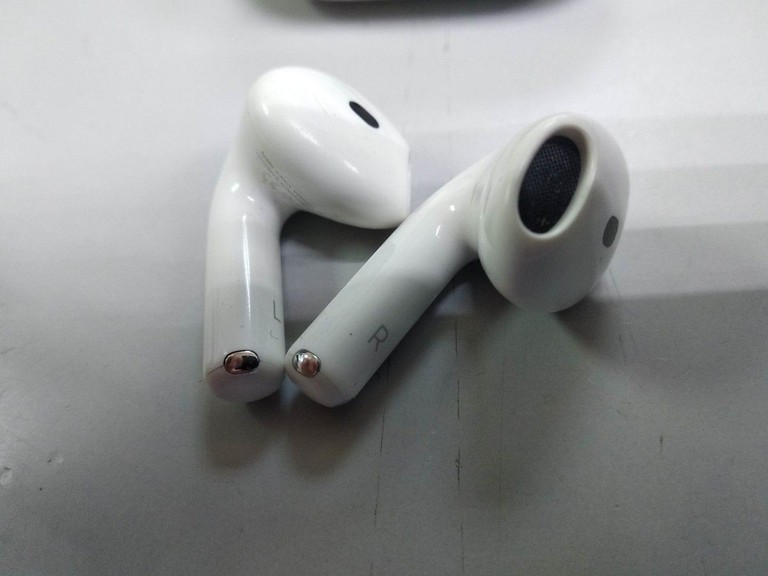 Дешево Apple airpods 4 з ломбарду