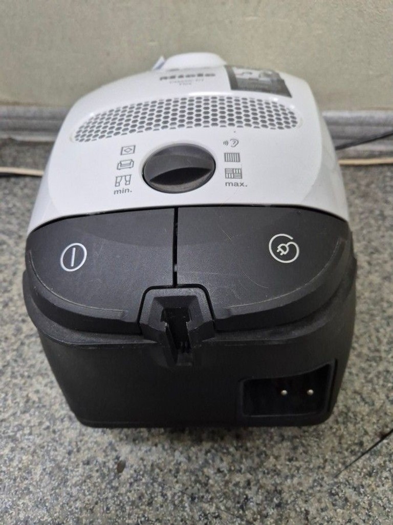 Купить Miele Classic C1 PowerLine SBAF3 Б/У