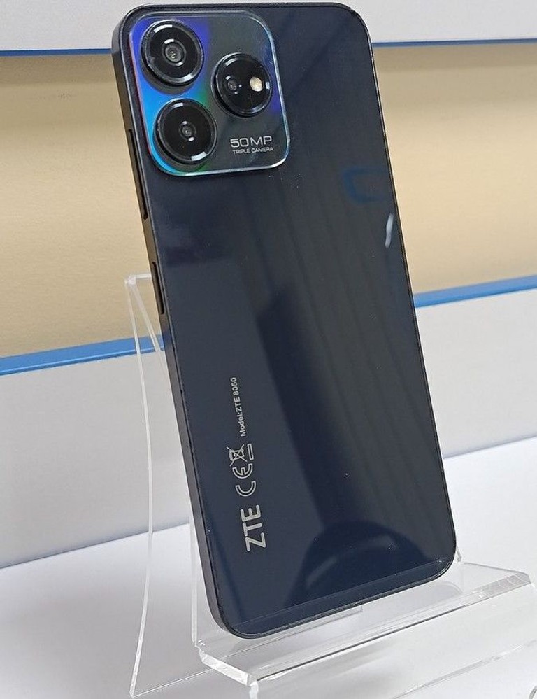 Дешево Zte Blade V50 Design 8/256GB Black з ломбарду