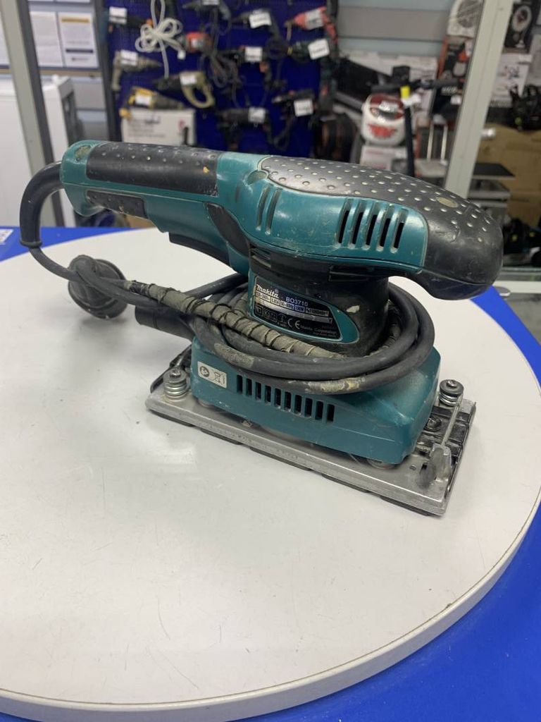 Makita BO3710