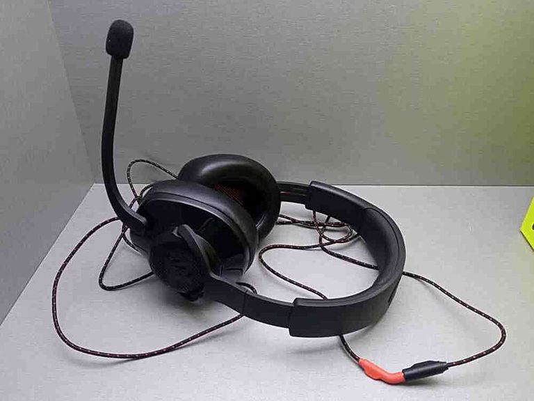 Объявление Jbl Quantum 200 Black (JBLQUANTUM200BLK) Б/У