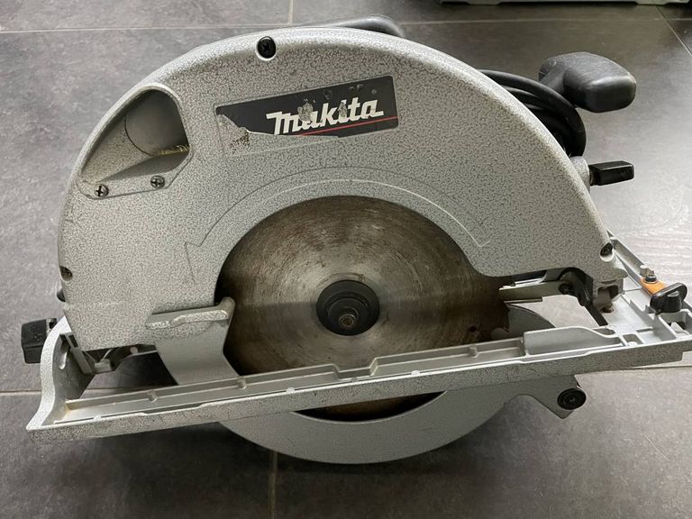 Makita 5103R