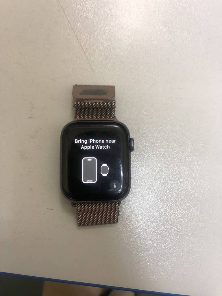 Apple watch series 4 44mm aluminum case