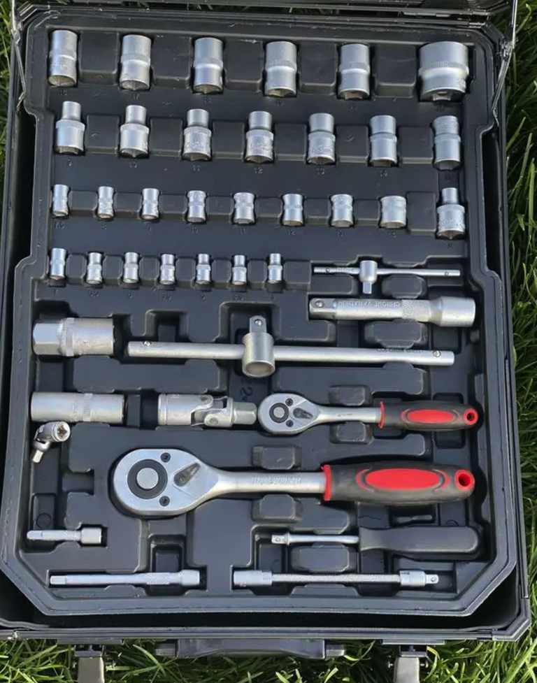 Дешево Набір інструментів у валізі Rainberg 399 предметів з ломбарду