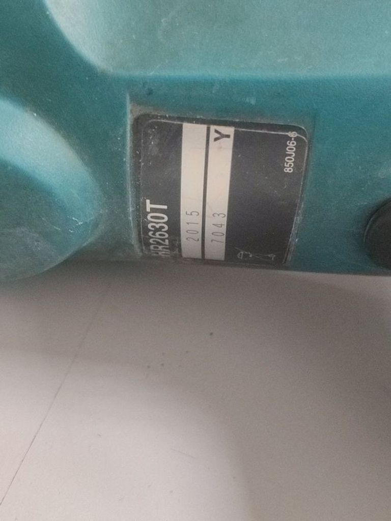 Дешево Makita HR2630T з ломбарду