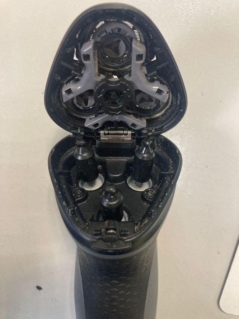 Дешиво Philips Shaver Series 1000 S1142/00 с ломбарда