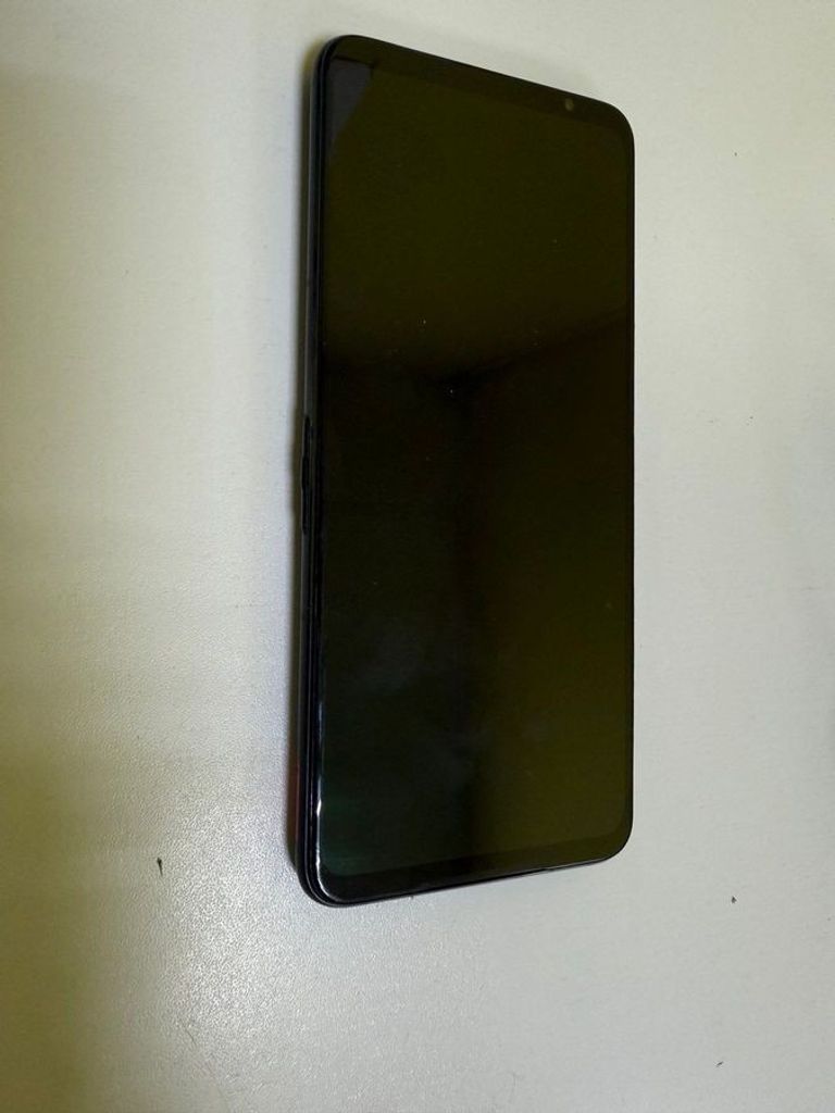 Дешево Asus rog phone 5 12/256gb з ломбарду