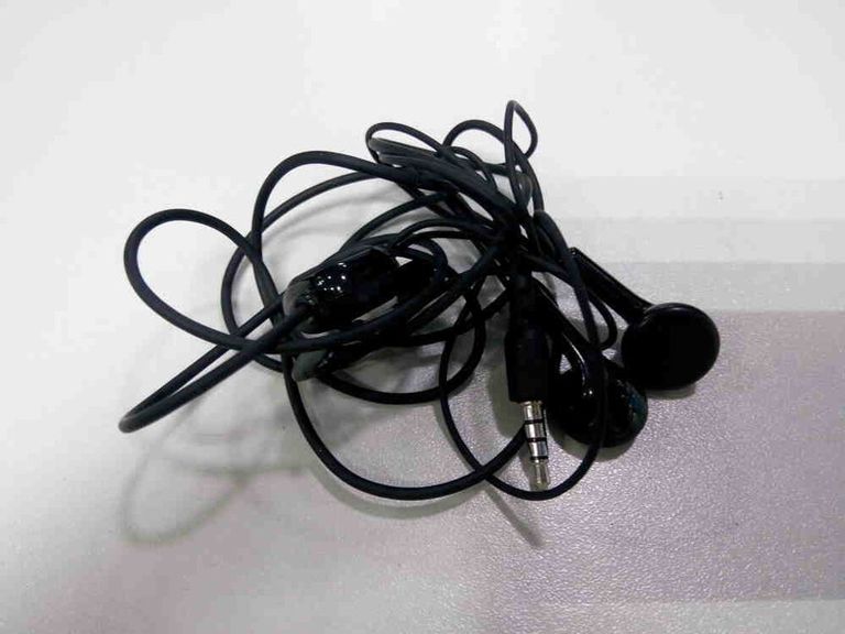 Дешиво Nokia WH-102 с ломбарда