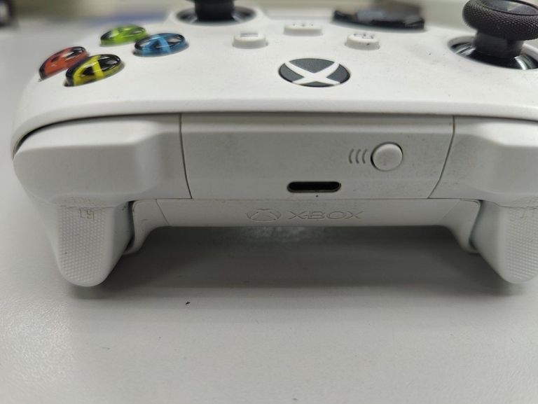 Дешиво Microsoft xbox series x s wireless controller с ломбарда