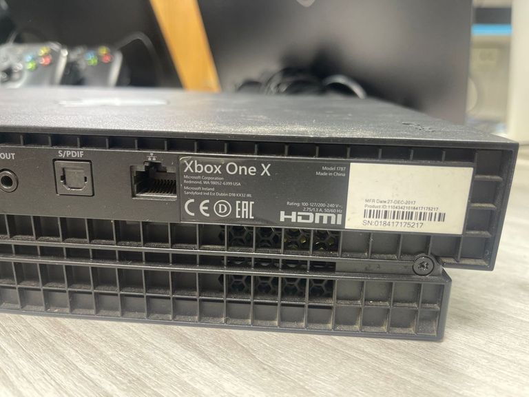 Объявление Microsoft Xbox One X 1TB White Б/У