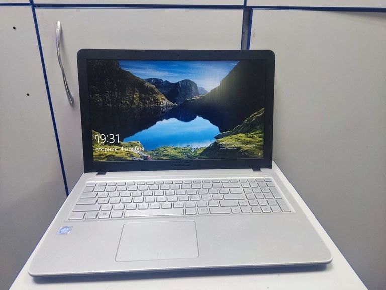 Оголошення Asus 15/celeron n4000 ddr4/4gb ddr4/hdd 500 gb/ssd *відсутній/*інтегрована Б/У