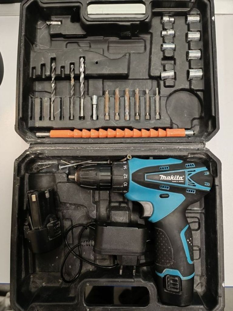 Оголошення Makita Копія 2акб зп набір Б/У