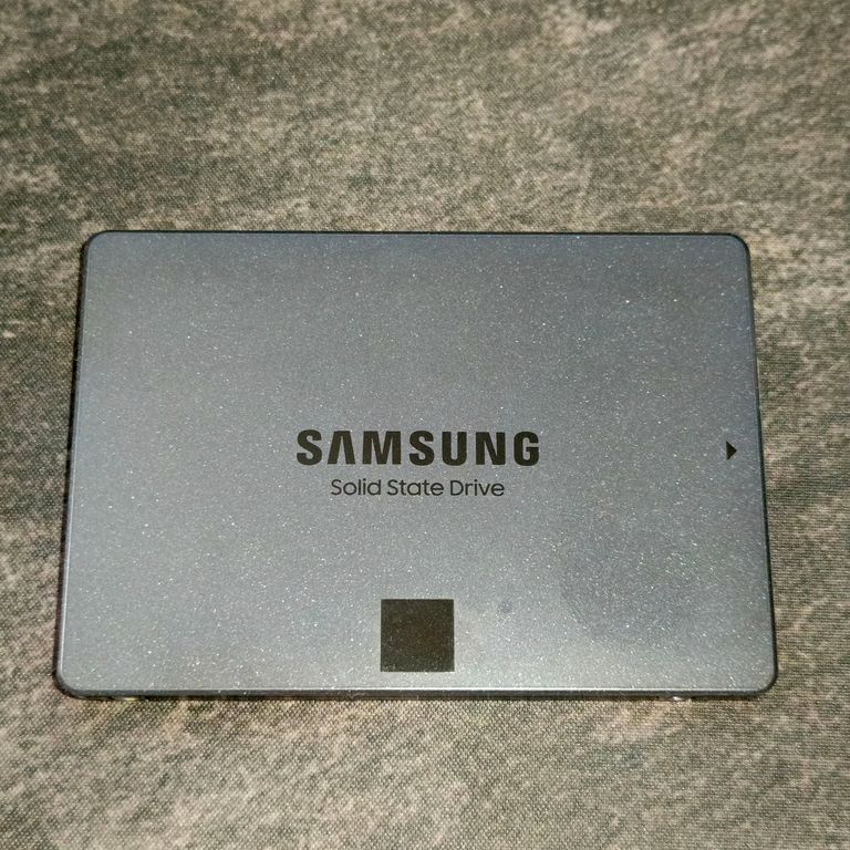 Купити Samsung 870 QVO 1 TB (MZ-77Q1T0BW) Б/У