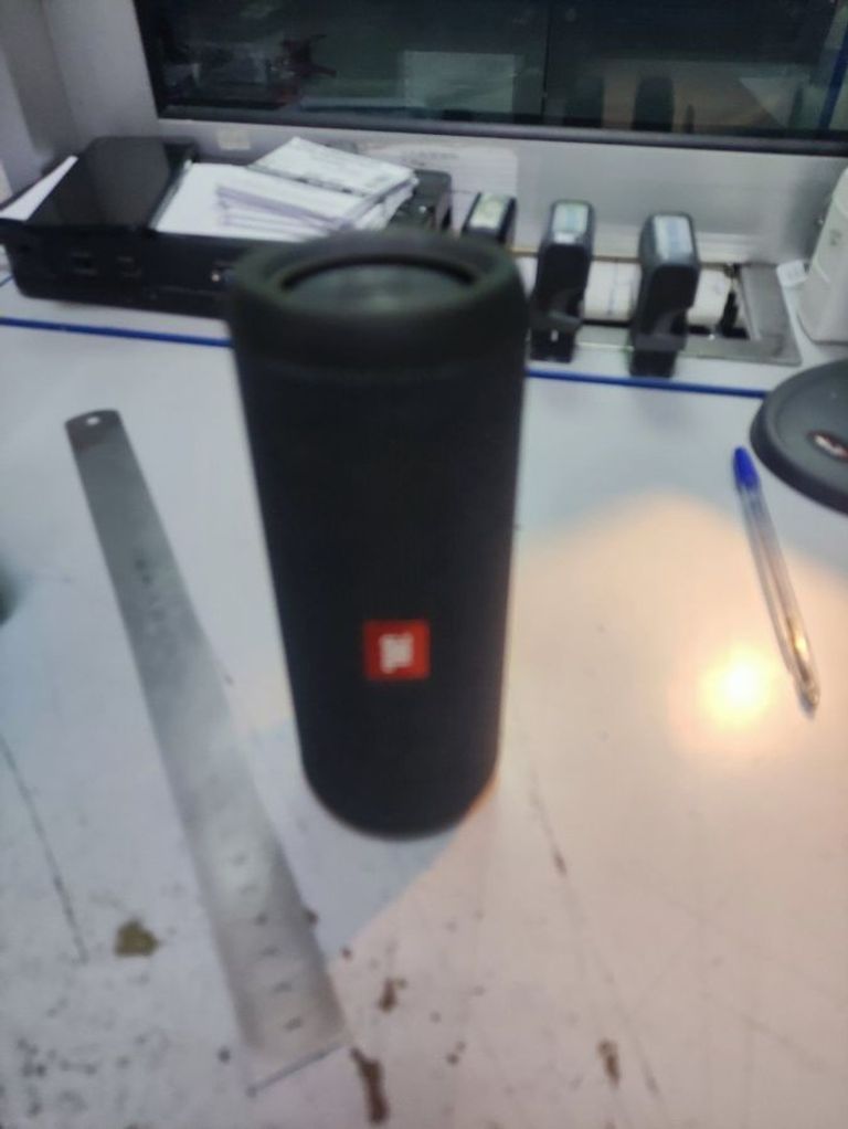 Купити Jbl flip essential Б/У