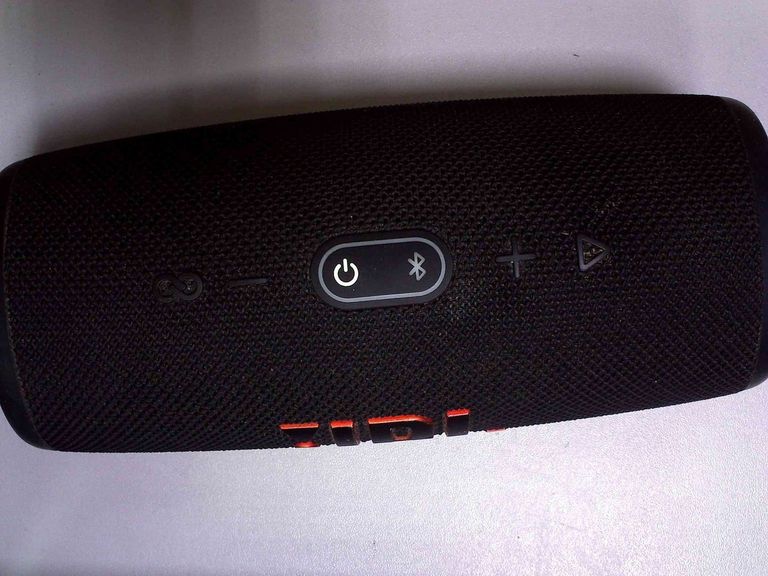 Оголошення Jbl charge 5 Б/У