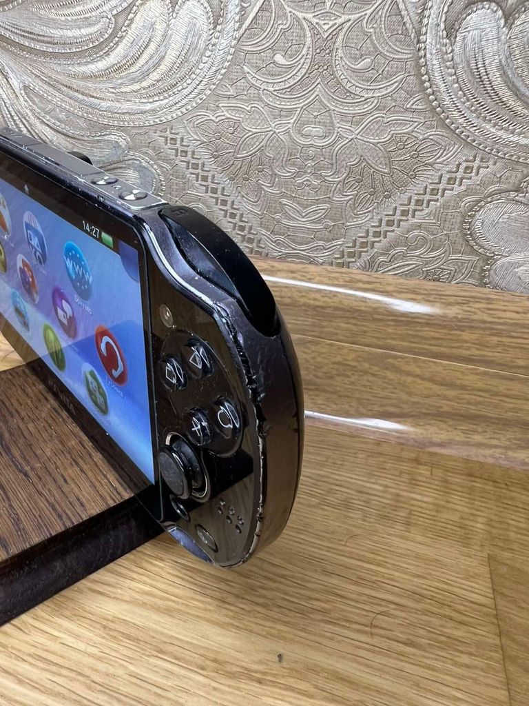 Дешево Sony PSP Vita (PCH-1104) 64GB з ломбарду