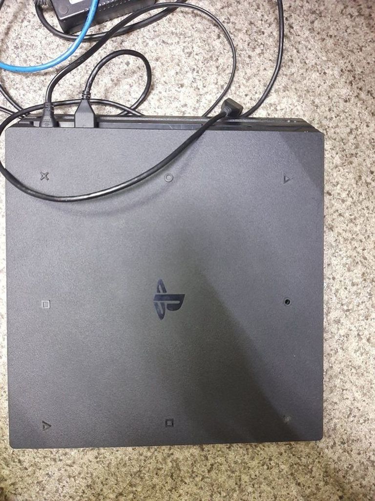 Дешиво Sony playstation 4 1tb с ломбарда