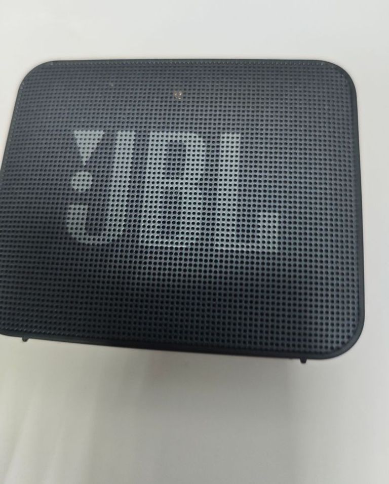 Дешиво Jbl go essential с ломбарда