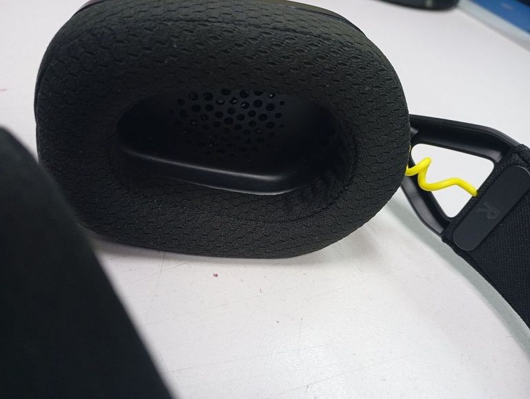 Дешиво Logitech g435 с ломбарда