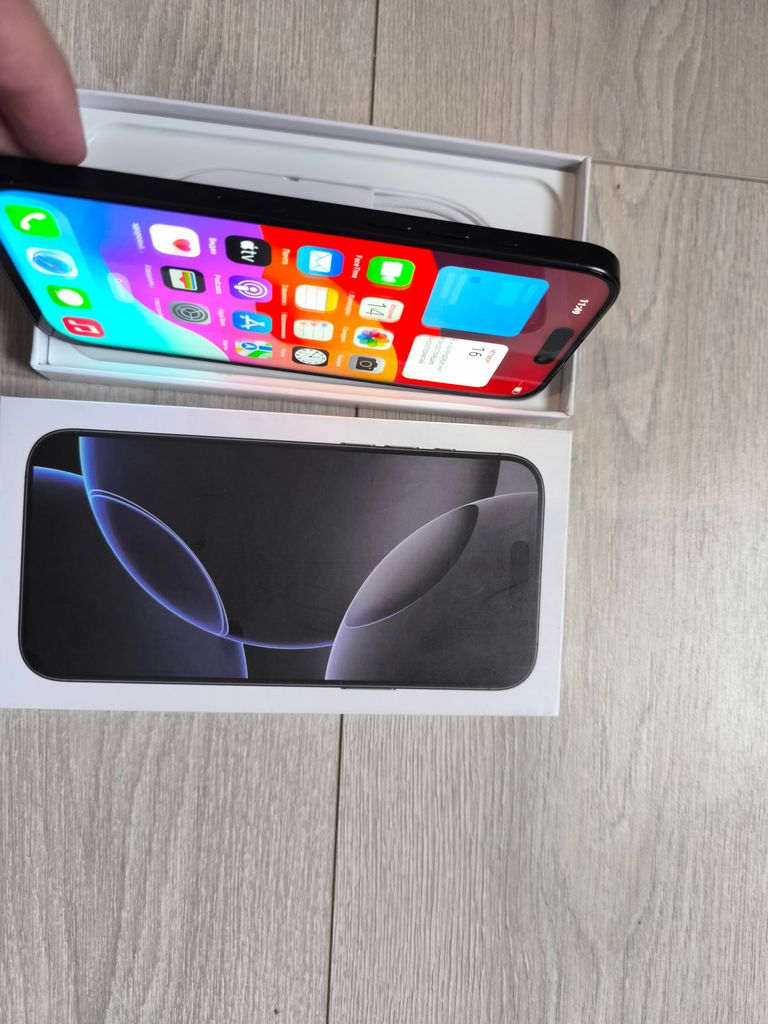 Apple iPhone 16 Pro Max 512GB Black Titanium (MYX03) Код:null. Изображение 4