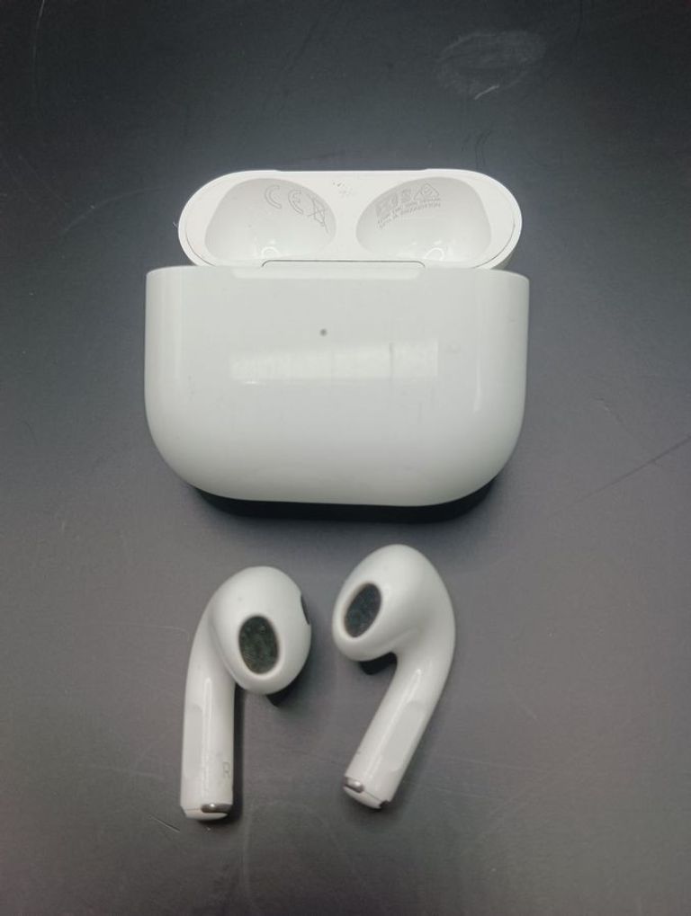 Дешево Apple airpods 3rd generation з ломбарду