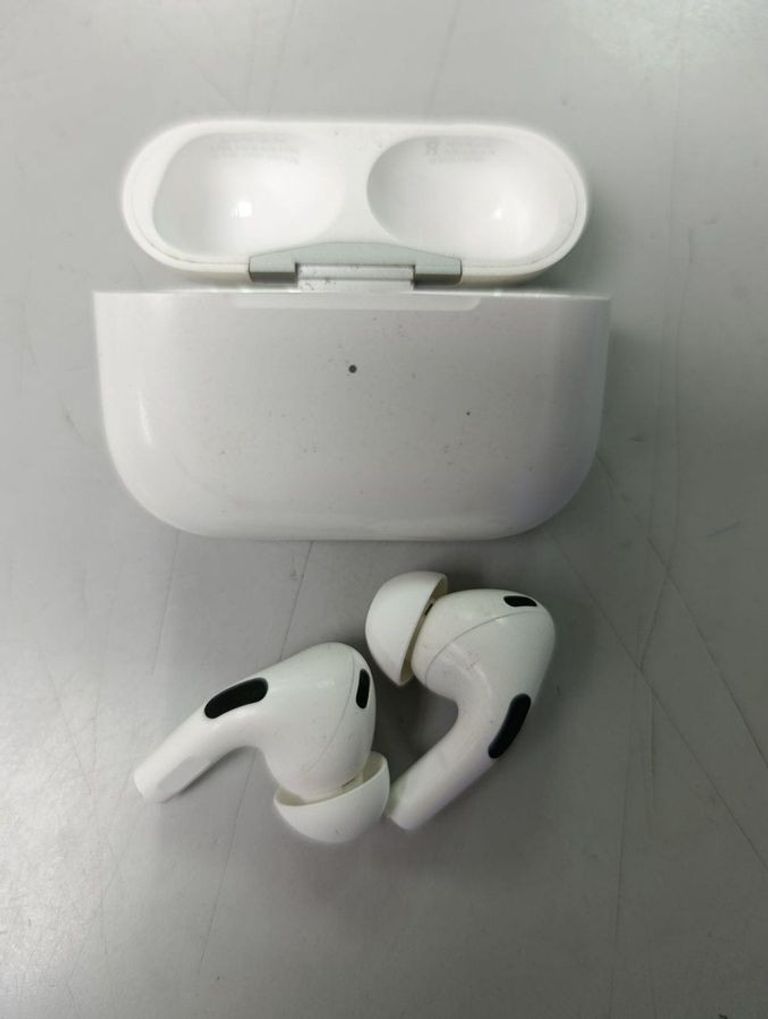 Apple airpods pro 2nd generation with magsafe charging case usb-c Код:01-200859135. Зображення 6