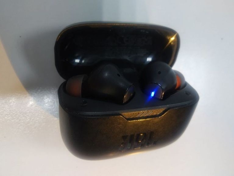 Дешево Jbl tune 230nc з ломбарду