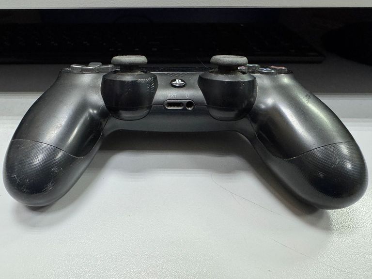 Оголошення Sony dualshock 4 v2 Б/У