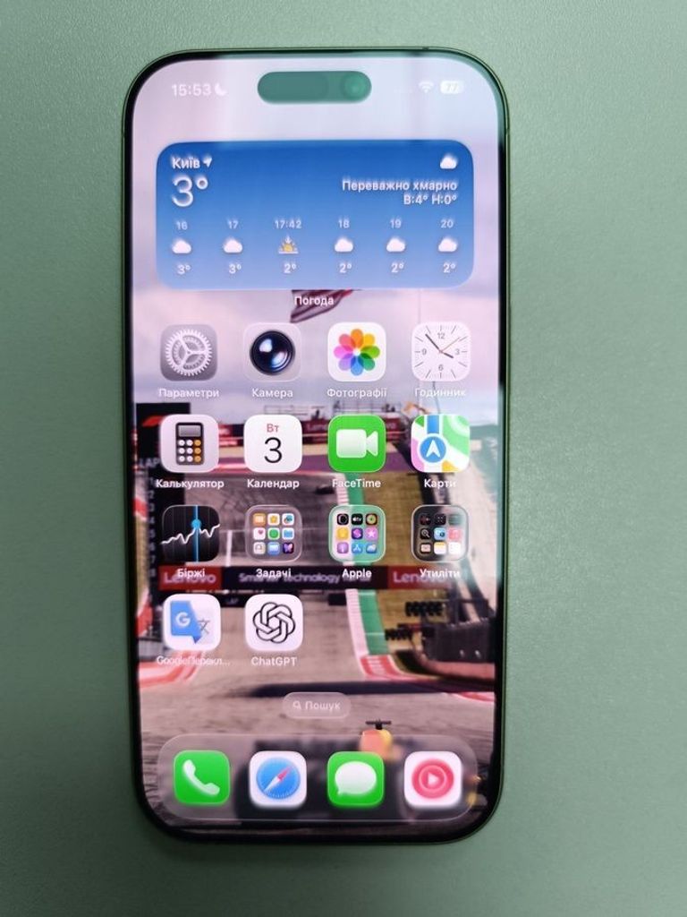 Купить Apple iPhone 17 256GB Black (MG6J4) Б/У