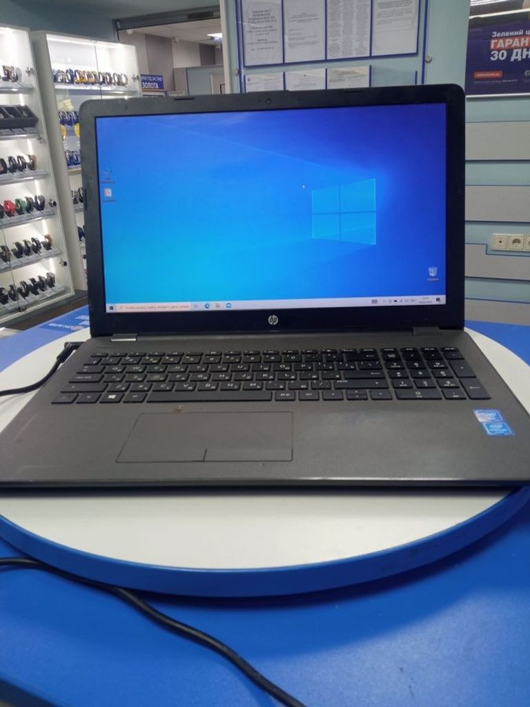 Купити Hp 15/celeron n3350 ddr3/4gb ddr3/hdd 500 gb/ssd *відсутній/*інтегрована Б/У