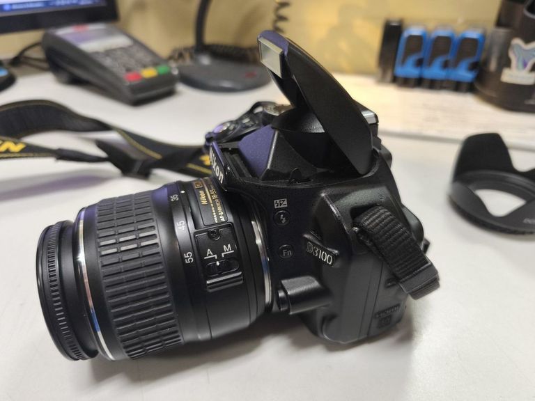 Дешиво Nikon d3100 kit / af-s nikkor 18-55mm f:3,5-5,6g vr dx с ломбарда