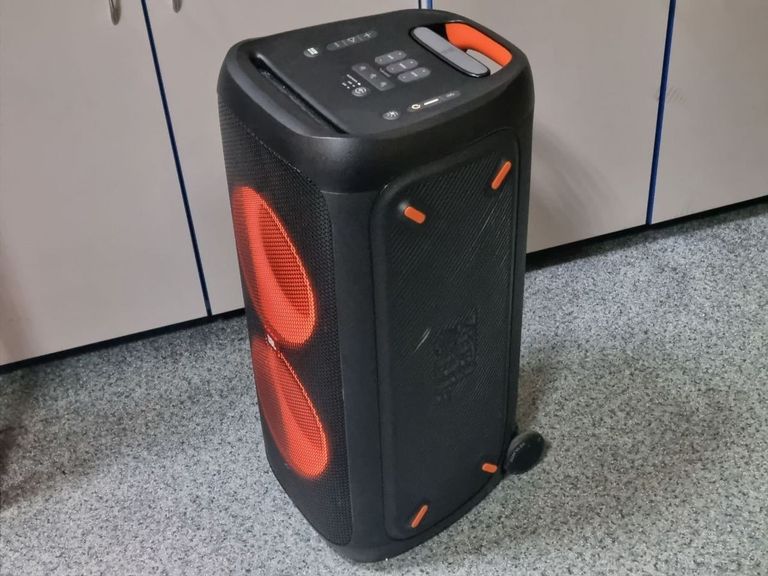 Розпродаж Jbl partybox 310, продавець Техноскарб