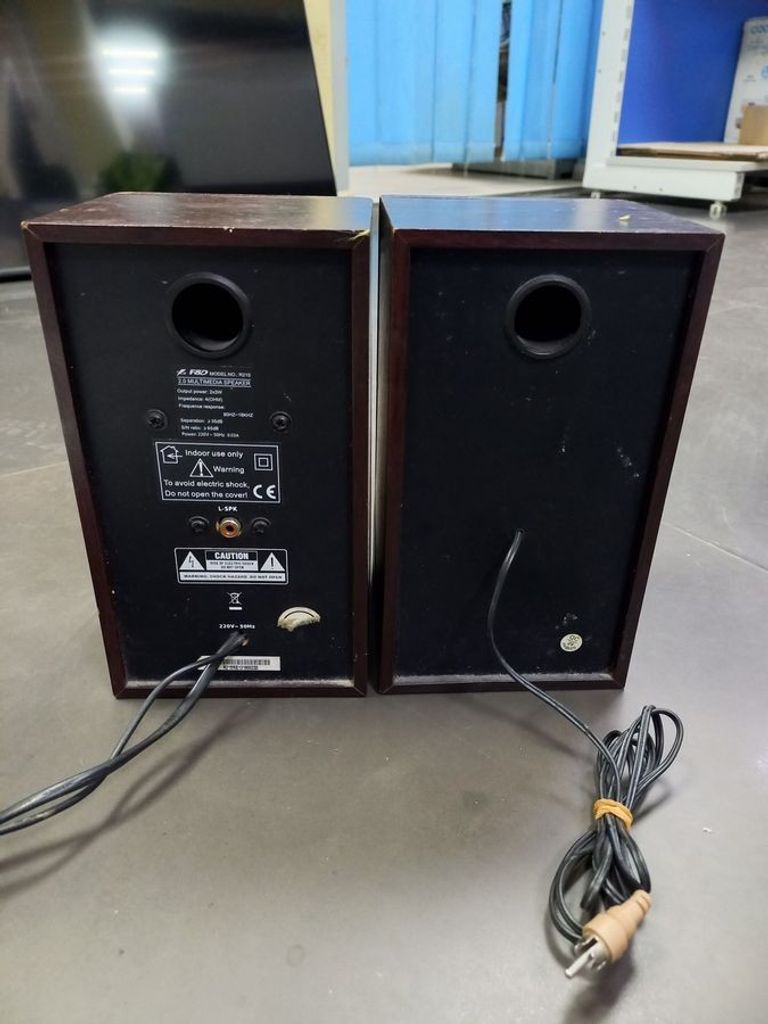 Оголошення F&d R-215 Black Б/У