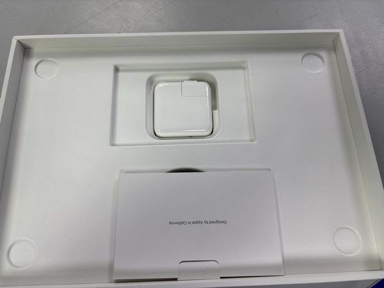 Оголошення Apple makbook air 13,3"/apple m1/ram16гб/ssd256гб/apple m1 7 core gpu Б/У
