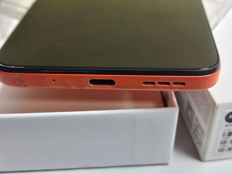 Оголошення Motorola moto g06 4g 4/64gb tendril Б/У