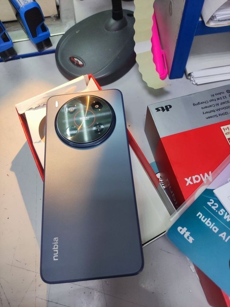 Оголошення Zte Nubia V70 Max 6/128GB Gray Б/У