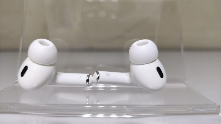 Apple airpods pro 2nd generation with magsafe charging case usb-c Код:01-200928405. Изображение 9