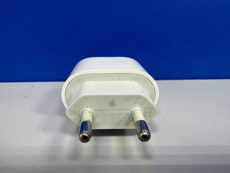 Apple 20w type-c power adapter mh83zm/a usb-c a2347 Код:01-200930354. Изображение 5