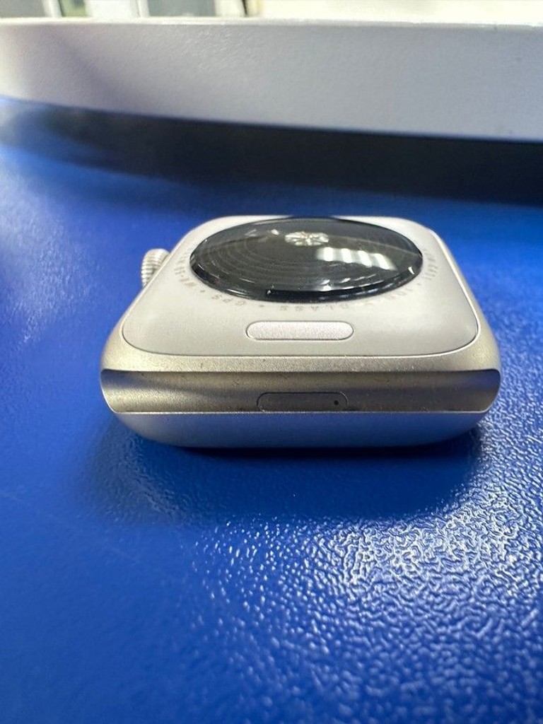 Apple watch se 2 gps 40mm aluminium case Код:01-200946275. Изображение 12