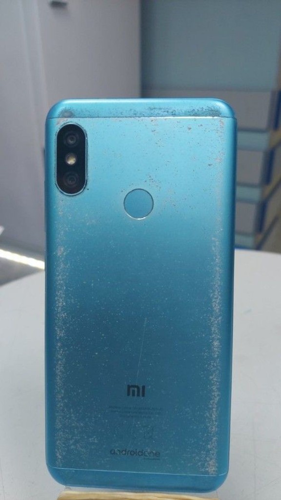 Дешиво Xiaomi mi a2 lite 4/64gb с ломбарда
