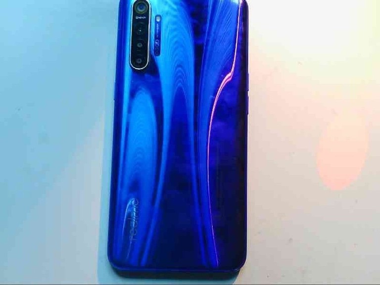 Дешиво Realme xt rmx1921 8/128gb с ломбарда