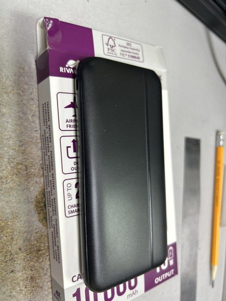 Купить Rivacase VA2031 10000mAh Black Б/У