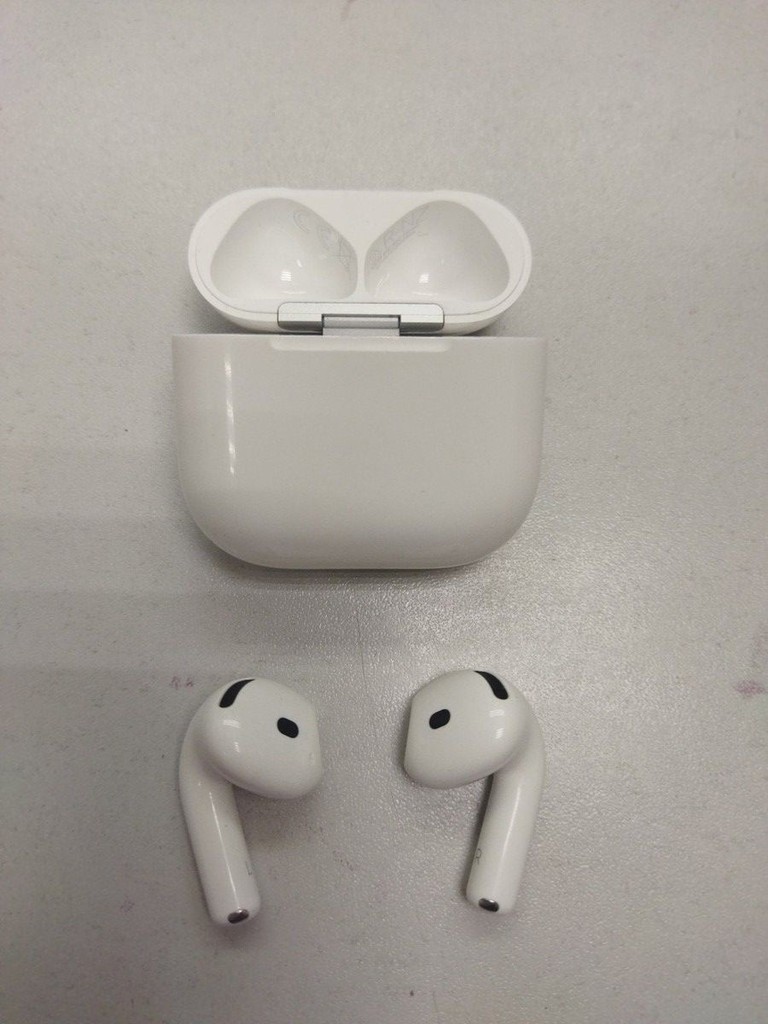 Дешево Apple airpods 4 with active noise cancellation з ломбарду