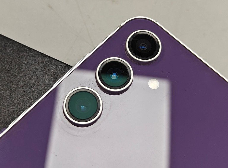 Samsung Galaxy S23 FE SM-S711B 8/256GB Purple Код:01-201036065. Изображение 8