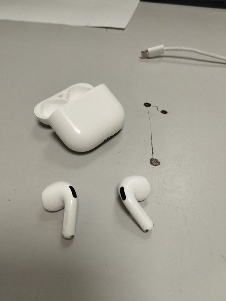 Дешево Apple airpods 4 з ломбарду