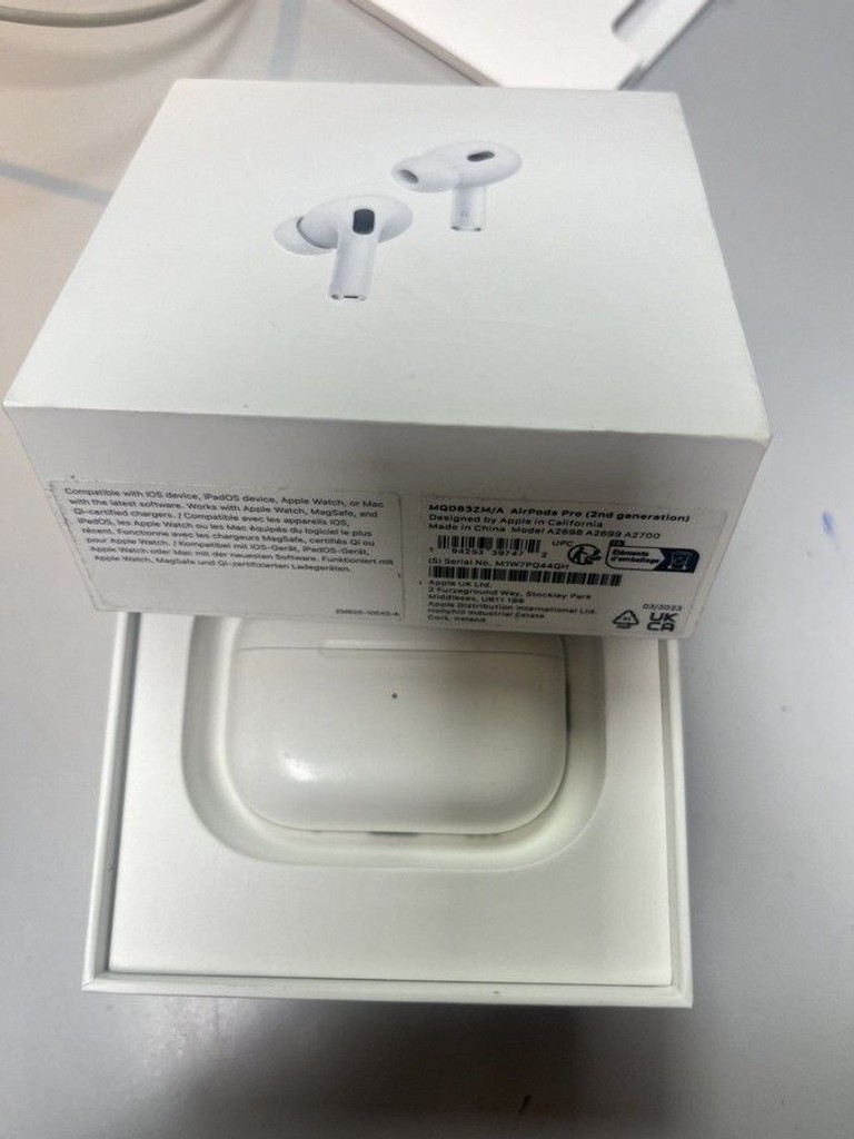 Купити Apple airpods pro 2nd generation magsafe Б/У