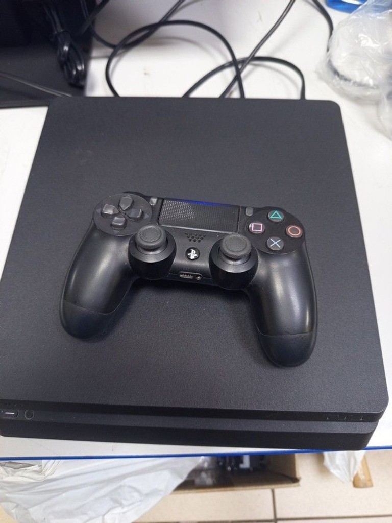 Купити Sony PlayStation 4 Slim 1TB Black Б/У