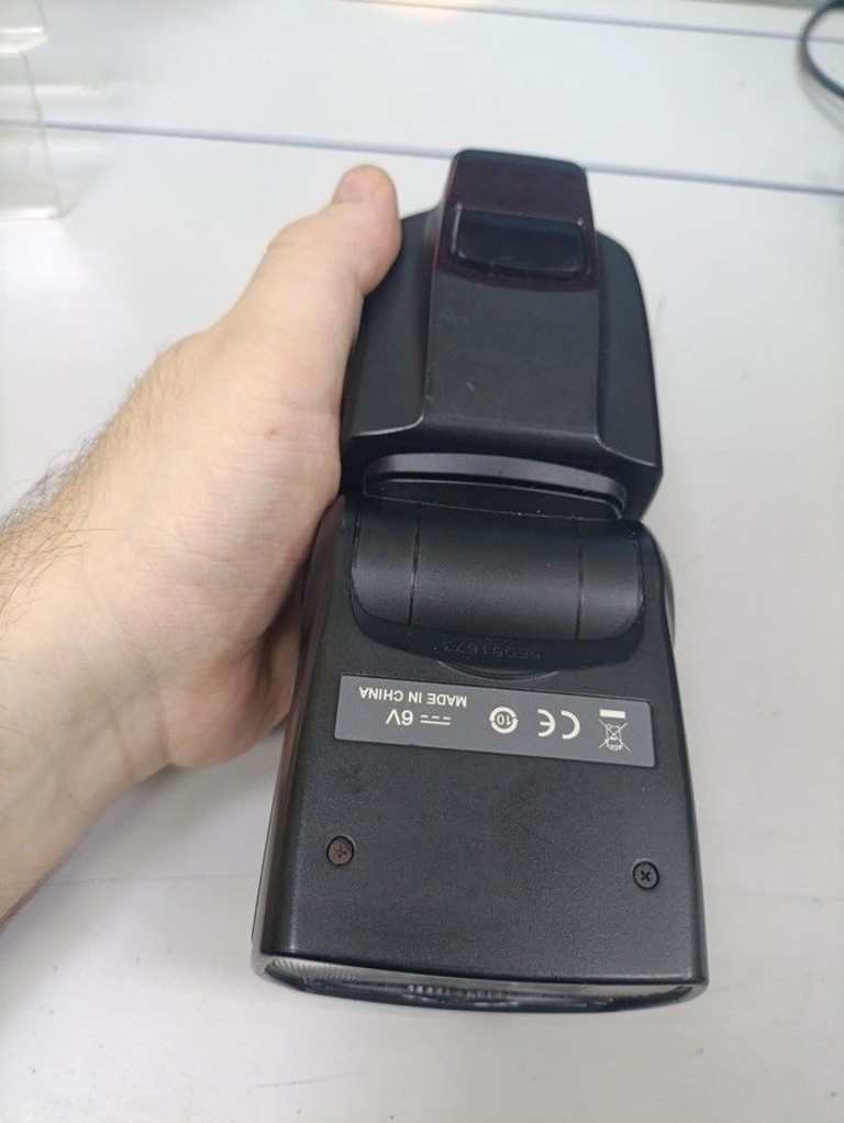 Дешиво Yongnuo YN-565EX II с ломбарда