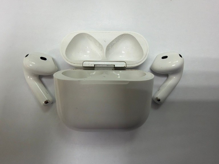 Купить Apple airpods 4 Б/У